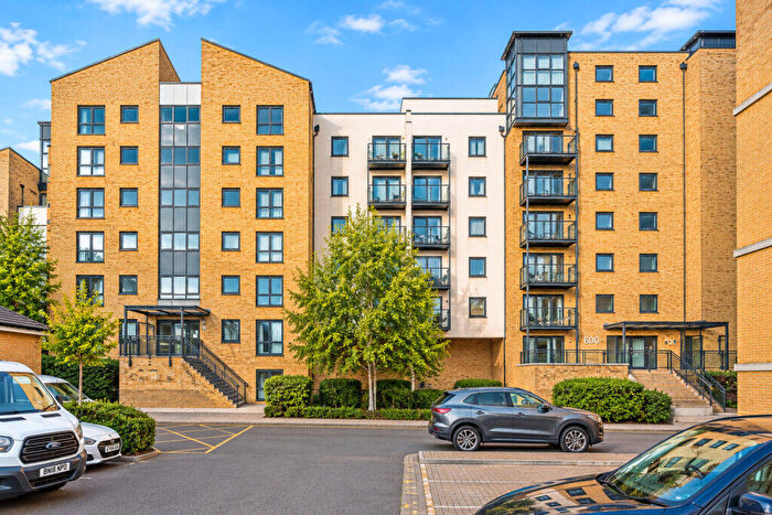 2 Bedroom Flat For Sale In Flat, Regents Court, Victoria Way, Surrey, GU21