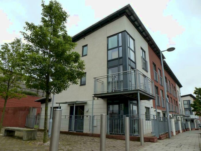 4 Bedroom Town House To Rent In Mosedale Way, Birmingham, B15