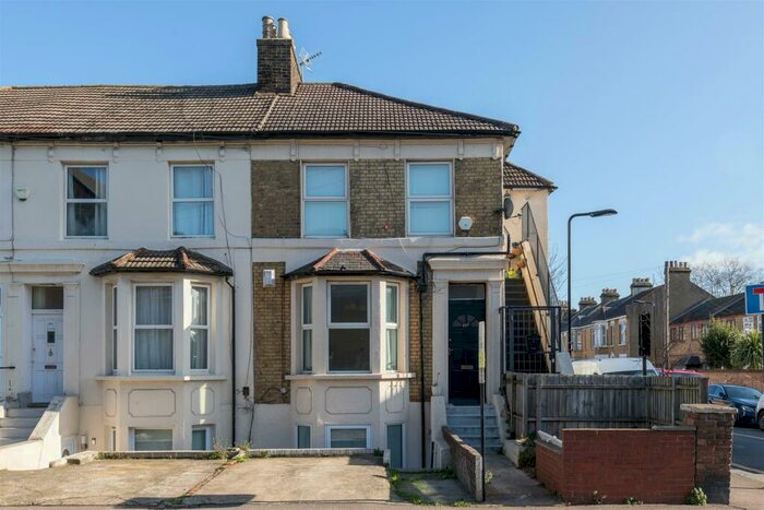 2 Bedroom Apartment To Rent In Oliver Road, Leyton, E10