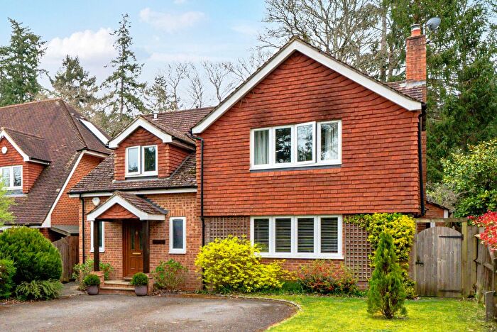 4 Bedroom Detached House For Sale In Vale Wood Drive, Lower Bourne, Farnham, GU10