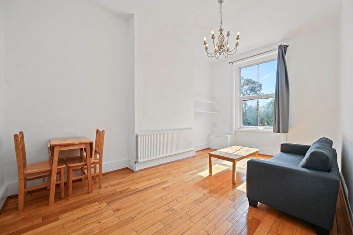 4 Bedroom Terraced House For Sale In Uxbridge Road, Shepherds Bush, London, W12
