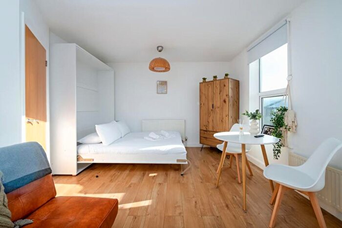 Studio To Rent In Bakers House, Old Ford Road, E3