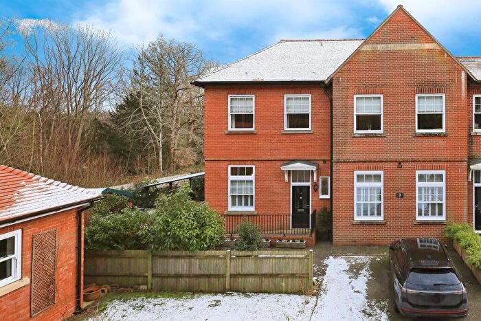 3 Bedroom End Of Terrace House For Sale In The Drive, Hellingly, Hailsham, BN27