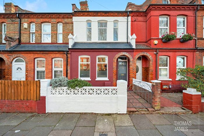 3 Bedroom Terraced House For Sale In Lymington Avenue, London, N22