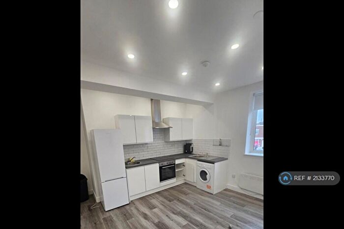 Studio To Rent In Stamford Hill, London, N16