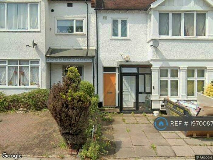2 Bedroom Flat To Rent In Sunny Gardens Road, London, NW4