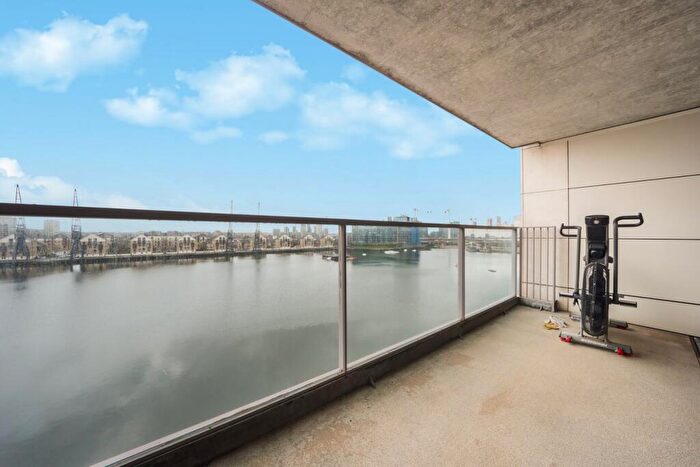 2 Bedroom Apartment For Sale In Western Gateway, London, E16