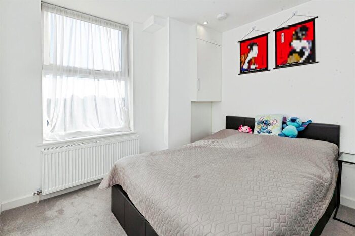 2 Bedroom Flat For Sale In High Street, Slough, SL1