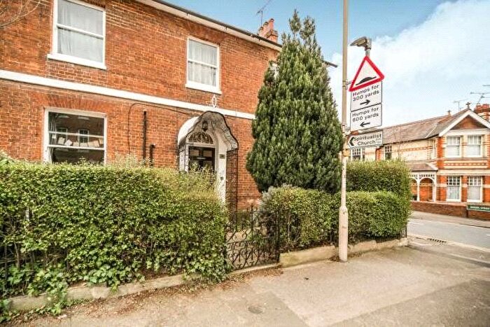 1 Bedroom Flat To Rent In Russell Street, Reading, Berkshire, RG1