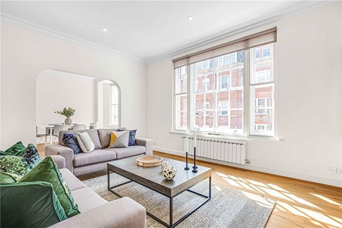 3 Bedroom Flat To Rent In New Cavendish Street, Marylebone, London, W1G
