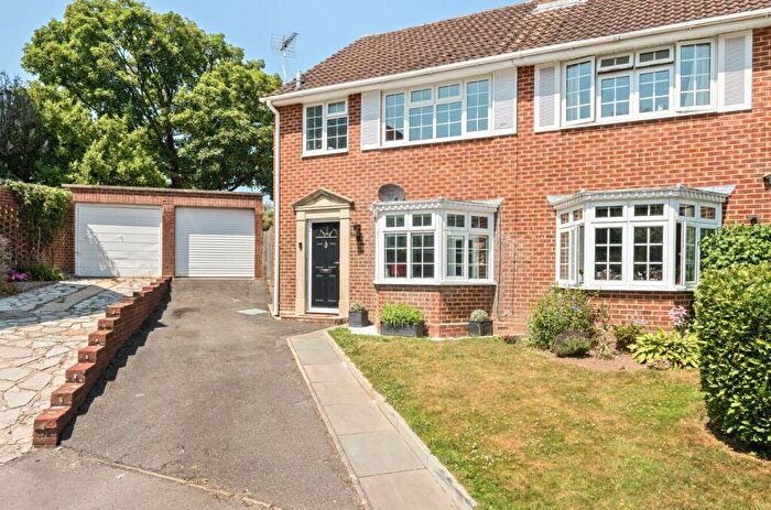 3 Bedroom Semi Detached House For Sale In Chestnut Rise, Chandler's Ford, SO53