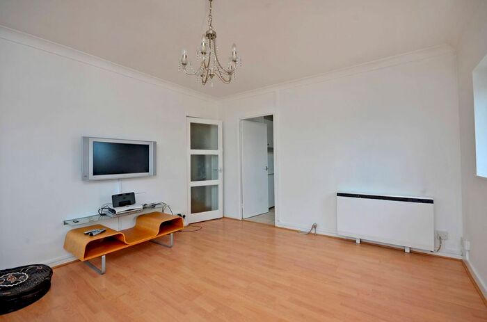 2 Bedroom Flat To Rent In Westland House, Silvertown, London, E16