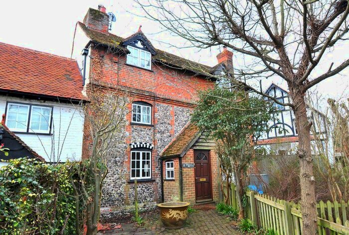 2 Bedroom Cottage To Rent In Henley Road, Hurley, Maidenhead SL6