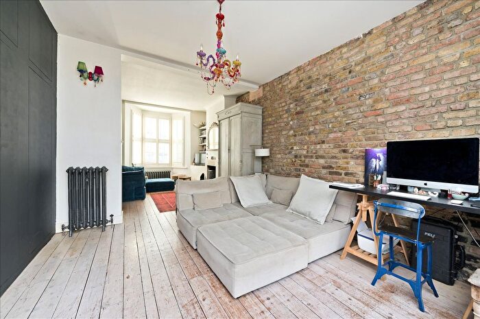3 Bedroom Property For Sale In Cobbold Road, Shepherd's Bush, W12
