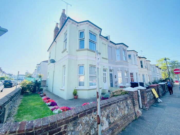1 Bedroom Apartment To Rent In Lennox Road, Worthing, BN11