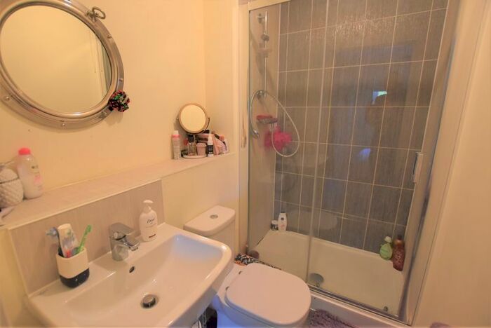 2 Bedroom Flat For Sale In Frome Road, Radstock, BA3