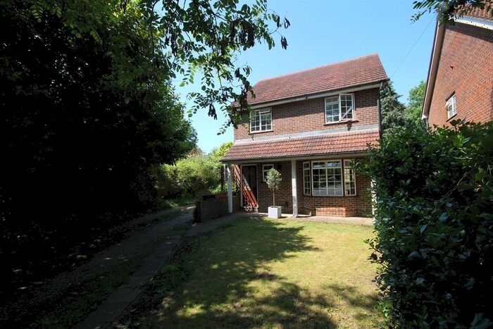 4 Bedroom Detached House To Rent In Carshalton Park Road, Carshalton, SM5