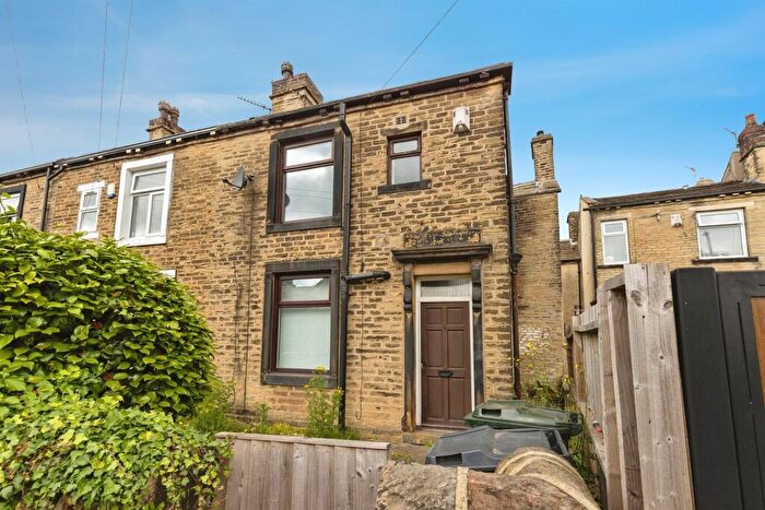 3 Bedroom End Of Terrace House For Sale In Town Gate, Wyke, Bradford, BD12