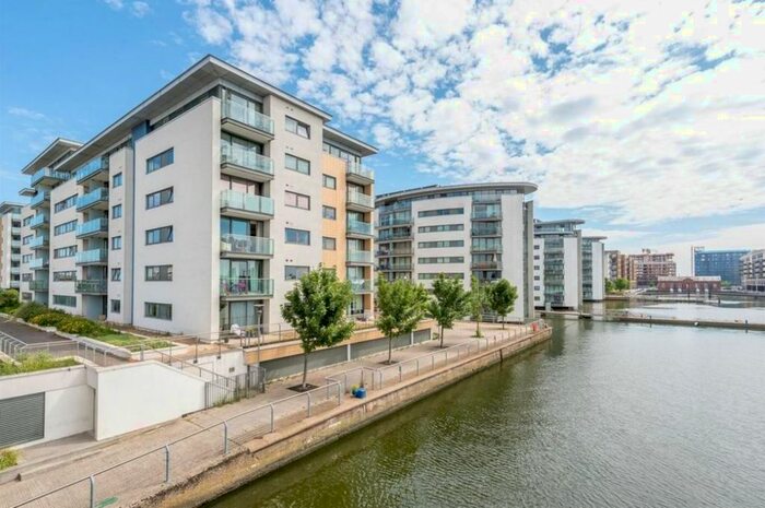 1 Bedroom Flat To Rent In Fathom Court, Basin Approach, Gallions Reach, E16