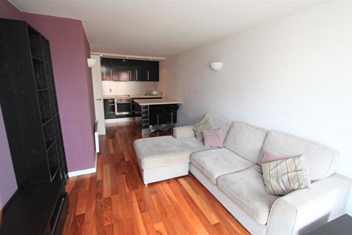 2 Bedroom Flat To Rent In Whitehall Waterfont, Riverside Way, LS1