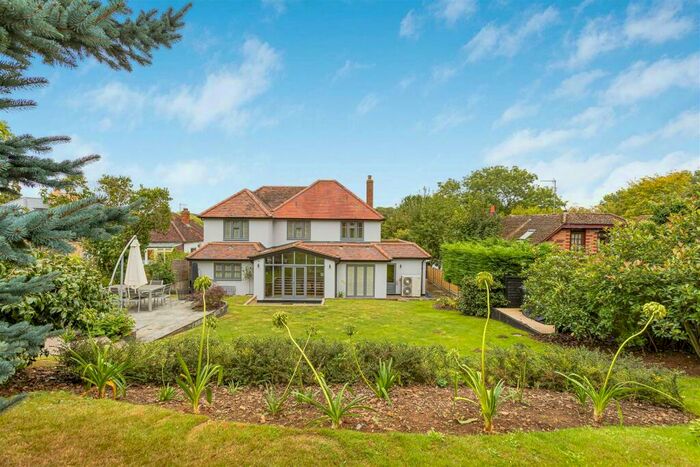 4 Bedroom Detached House For Sale In High Road, Waterford, SG14