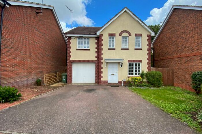4 Bedroom Detached House To Rent In Waine Close, Mount Pleasant Heights, Buckingham, Buckingham, MK18