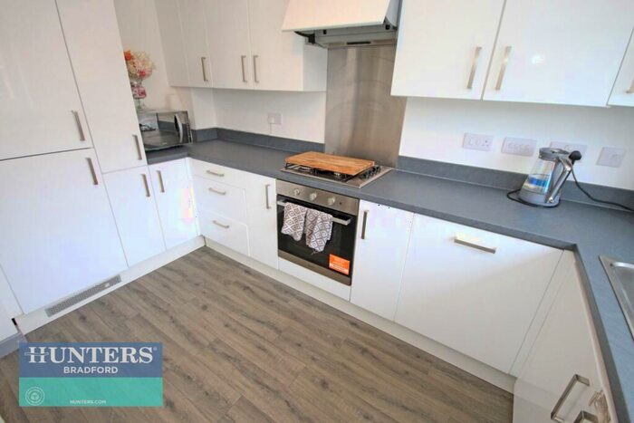 2 Bedroom Semi-Detached House For Sale In Ref Tn - Meadow Bank Allerton, Bradford, West Yorkshire, BD15