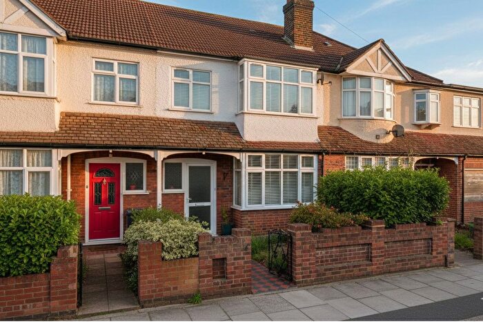 5 Bedroom Terraced House For Sale In Rowan Crescent, Streatham Vale, SW16