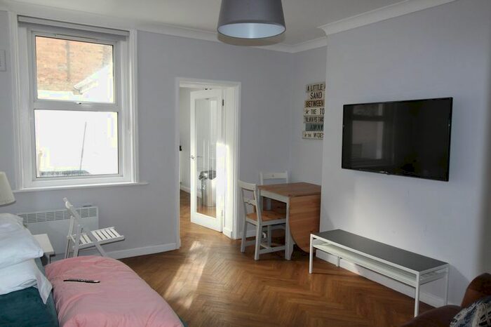 2 Bedroom Flat To Rent In Norwich Avenue, Westbourne, Bournemouth, BH2