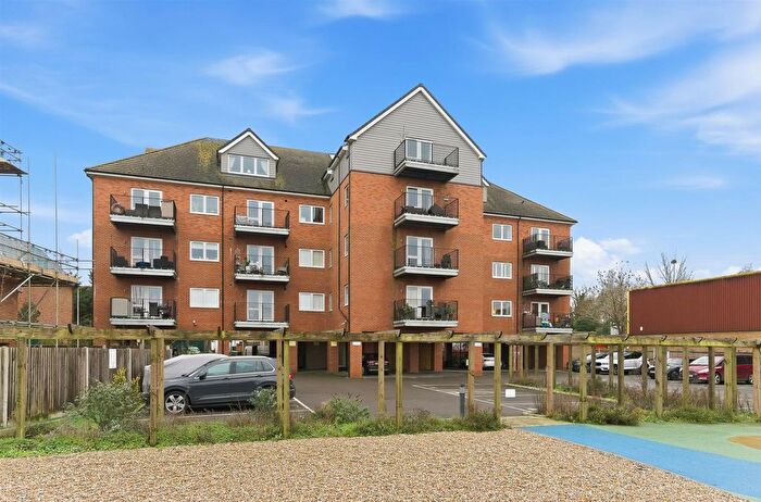 1 Bedroom Flat For Sale In The Retreat, Mill Hall, Aylesford, ME20