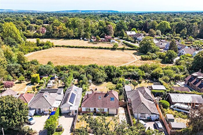 3 Bedroom Detached House For Sale In Middle Road, Tiptoe, Lymington, Hampshire, SO41