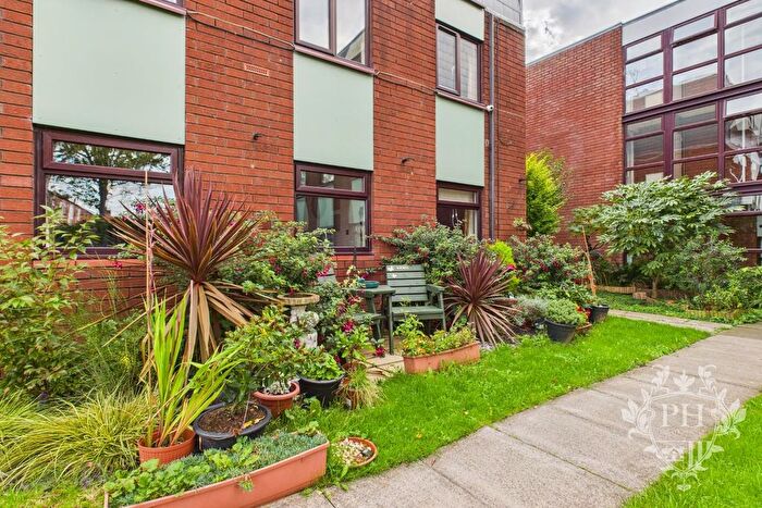 2 Bedroom Flat For Sale In Highfield Road, Middlesbrough, TS4