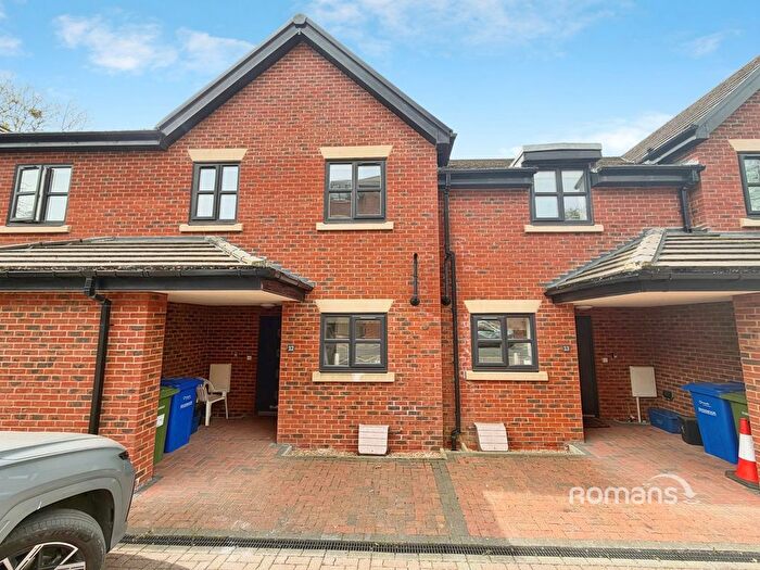 3 Bedroom Terraced House To Rent In Crescent Drive, Aldershot, Hampshire, GU12