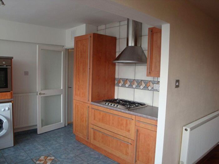 2 Bedroom Flat To Rent In Kenilworth Court, Cheylesmore, Coventry, CV3