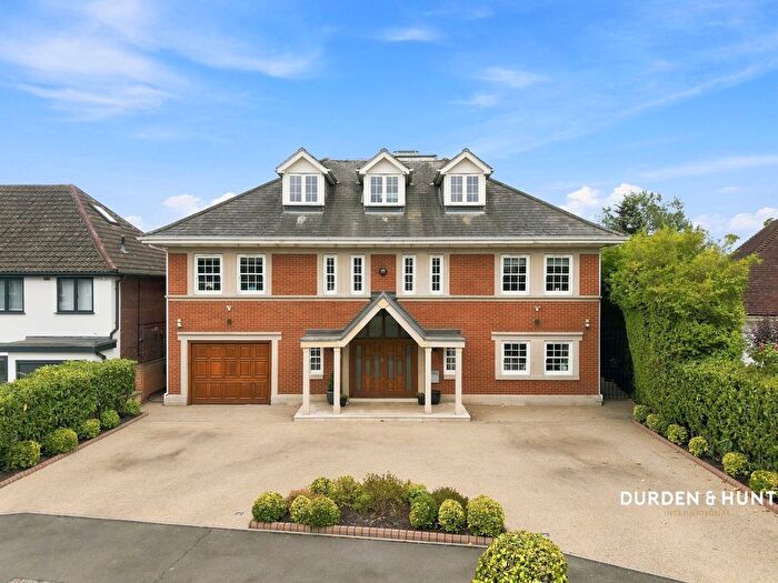6 Bedroom Detached House For Sale In Parklands, Chigwell, IG7