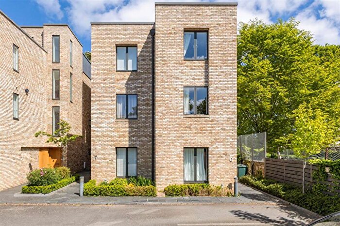 4 Bedroom Semi-Detached House For Sale In Woodstock Road, Oxford, OX2