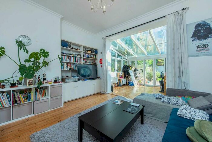 2 Bedroom Flat To Rent In Alexandra Park Road, London, N10