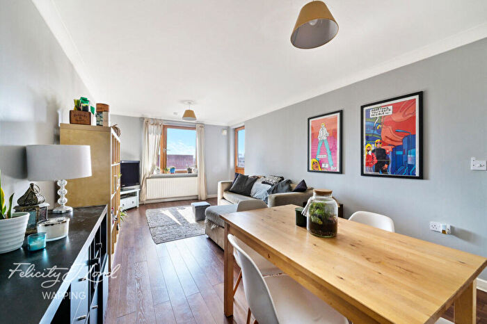 2 Bedroom Flat For Sale In Commercial Road, London, E1