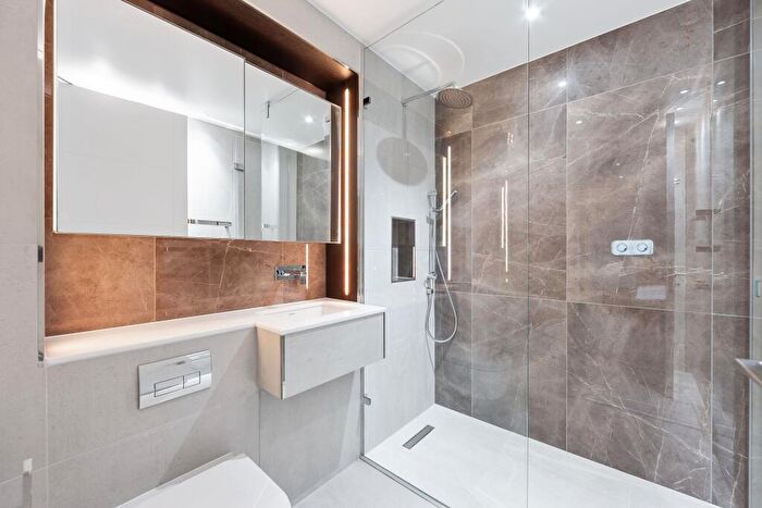 2 Bedroom Apartment For Sale In Carrara Tower, Bollinder Place, London, EC1V - Photo 10