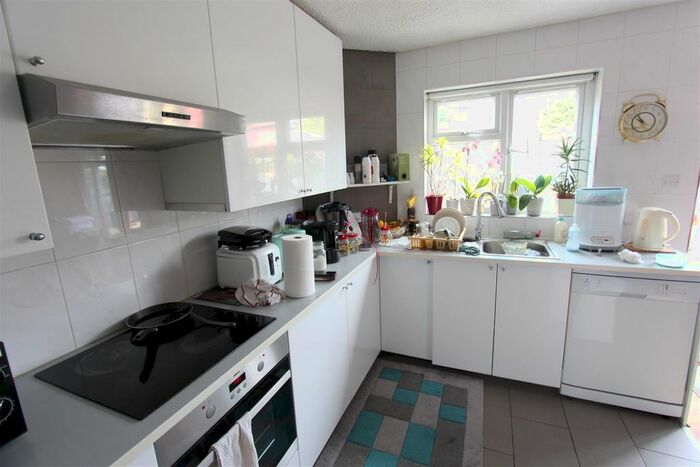 4 Bedroom Semi-Detached House To Rent In Brunswick Park Road, New Southgate, N11