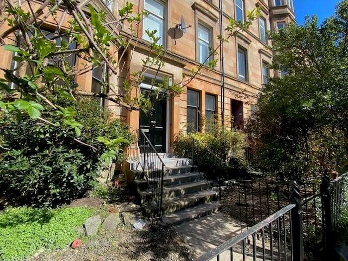 2 Bedroom Flat To Rent In Roslea Drive, Dennistoun, G31