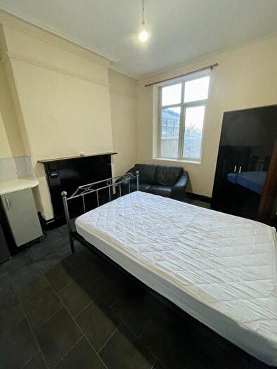 7 Bedroom Terraced House To Rent In North Street, Kates Hill, Dudley, DY2