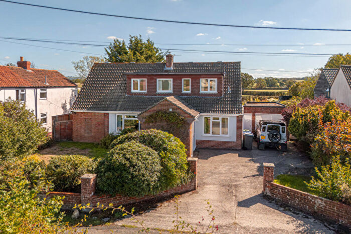 4 Bedroom Detached House For Sale In The Myrtles, Lamberts Marsh - No Chain, BA14