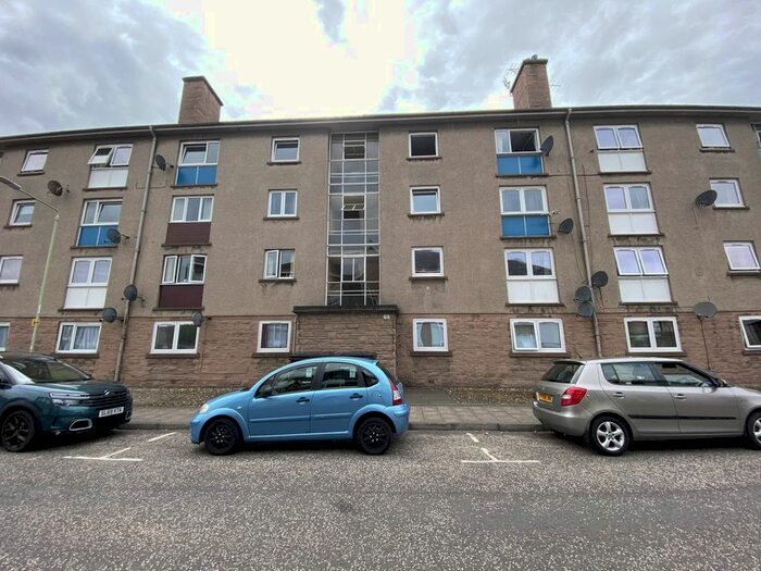 2 Bedroom Flat To Rent In Stormont Street, Perth, PH1