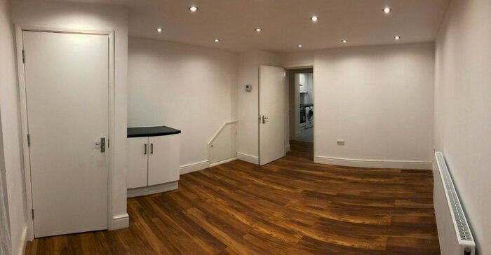 2 Bedroom Maisonette To Rent In Lancaster Road, Northolt UB5