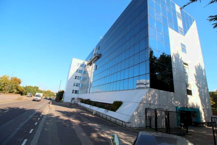 1 Bedroom Flat To Rent In London Road, Lowfield Heath, RH10