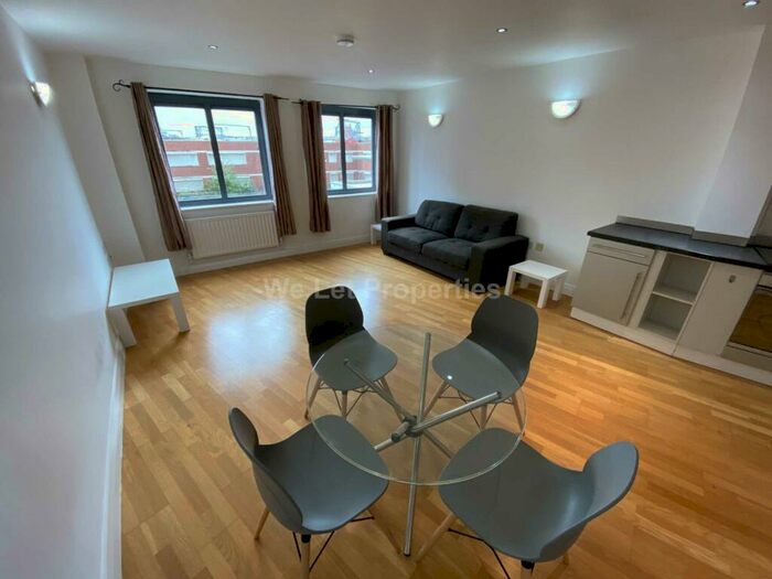 1 Bedroom Apartment To Rent In Lake House, Castlefield, M15