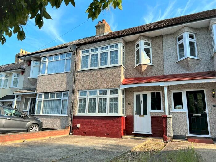 3 Bedroom Terraced House To Rent In Primrose Glen, Hornchurch, London, RM11