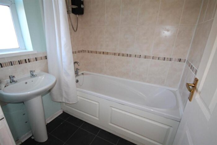 3 Bedroom Semi Detached House To Rent In Dangerfield AvenueBristol, BS13