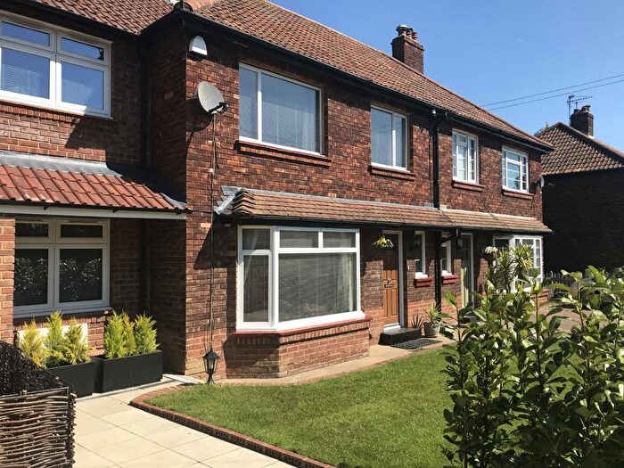 4 Bedroom Detached House To Rent In Murray Road, Richmond, TW10